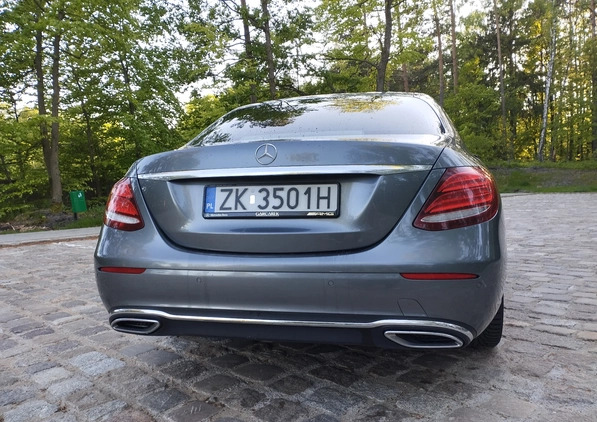 Mercedes-Benz Klasa E cena 139000 przebieg: 161000, rok produkcji 2016 z Koszalin małe 277